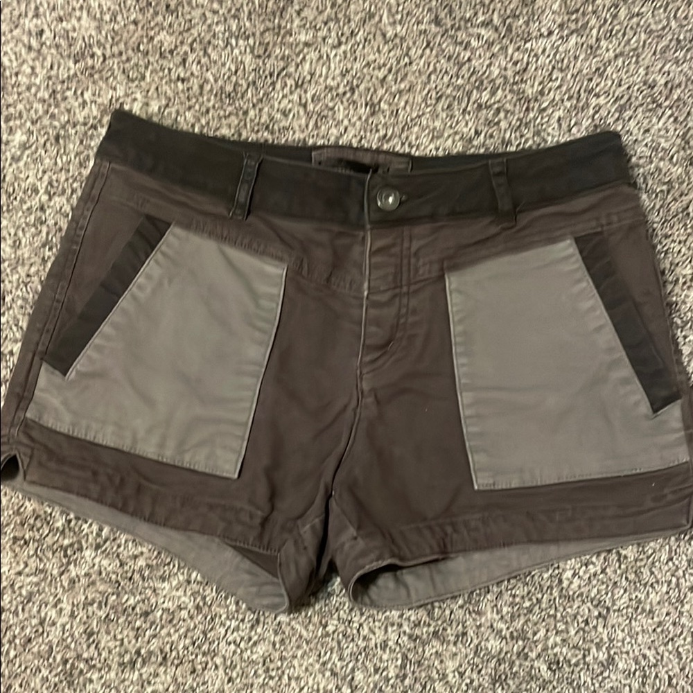 Sz. 8 gray/brownish tones Prana shorts
